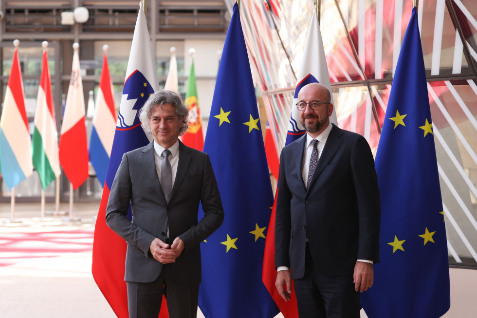 Predsednik vlade dr. Robert Golob se je drugi dan obiska sestal s predsednikom Evropskega sveta Charlesom Michelom,