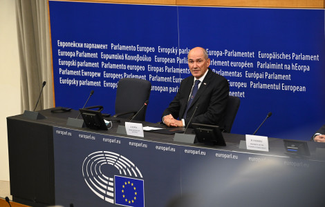 PV2 0020 (Prime Minister Janez Janša at the press conference after the presentation of the the Slovenian Presidency’s priorities at a plenary session of the European Parliament in Strasbourg )