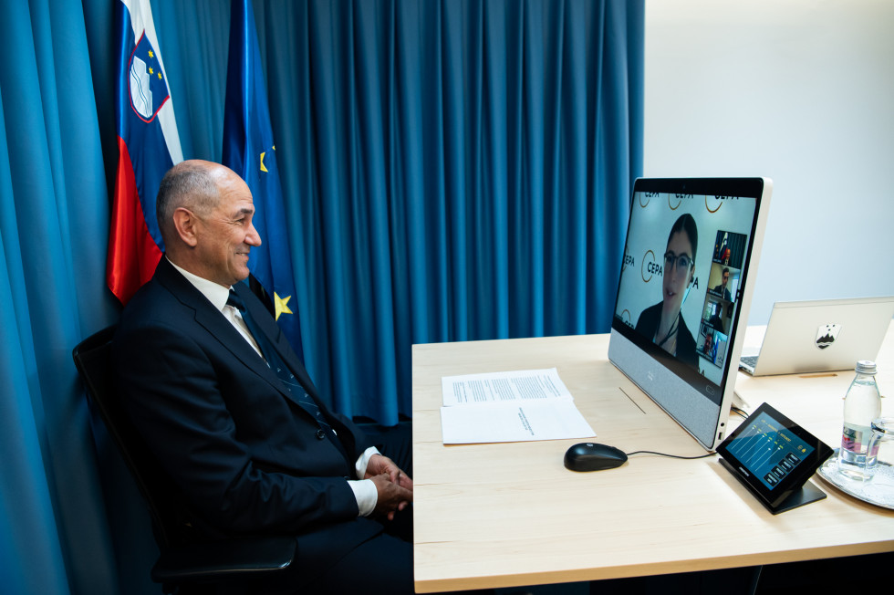 Predsednik vlade na videokonferenčnem zasedanju z ameriškim think tankom CEPA