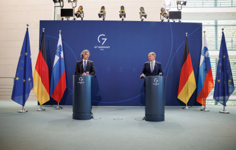 NT14239 (Prime Minister Robert Golob met with German Chancellor Olaf Scholz in Berlin)