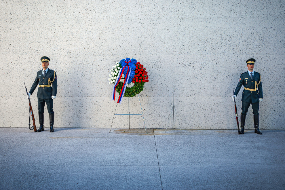 Three wreaths laid in Ljubljana on behalf of Prime Minister Janez Janša on the Europe-Wide Day of Remembrance