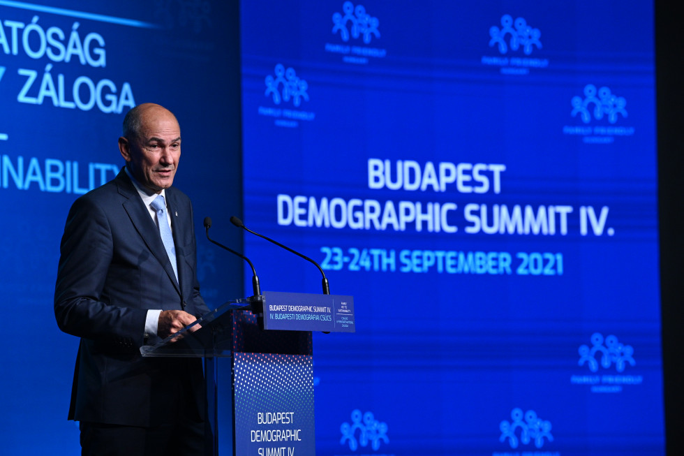 Predsednik vlade Janez Janša na Demografskem vrhu v Budimpešti