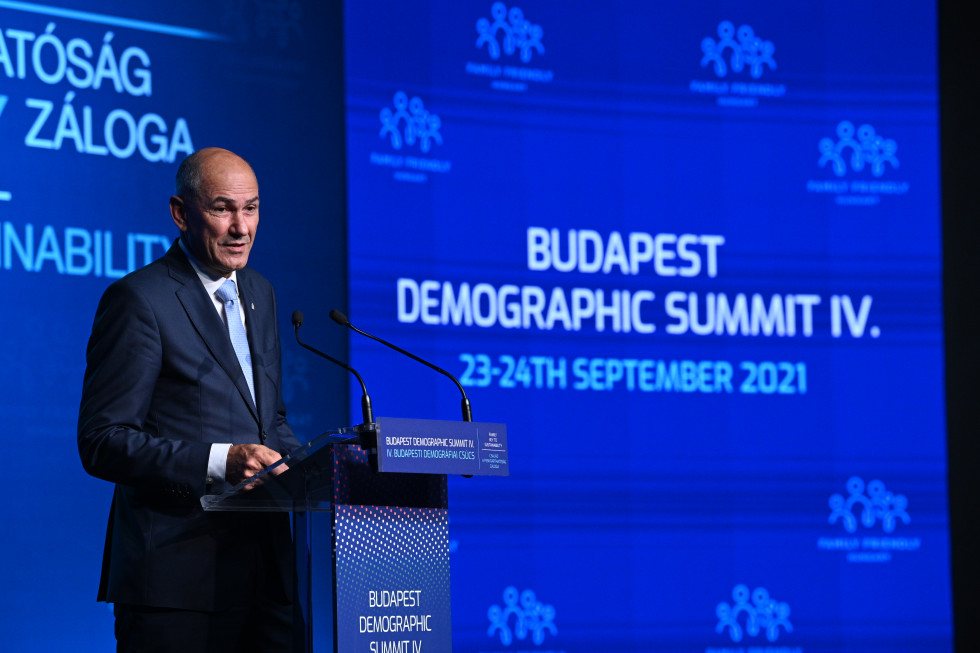 Predsednik vlade Janez Janša na Demografskem vrhu v Budimpešti
