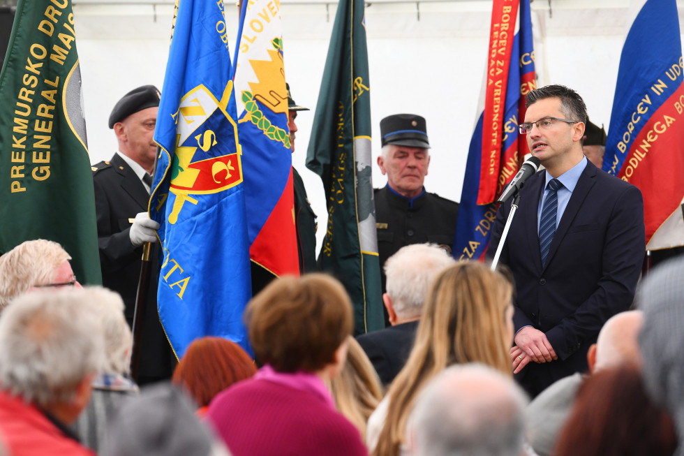 Predsednik vlade nagovoril udeležence tradicionalnega srečanja in pohoda na Vanečo