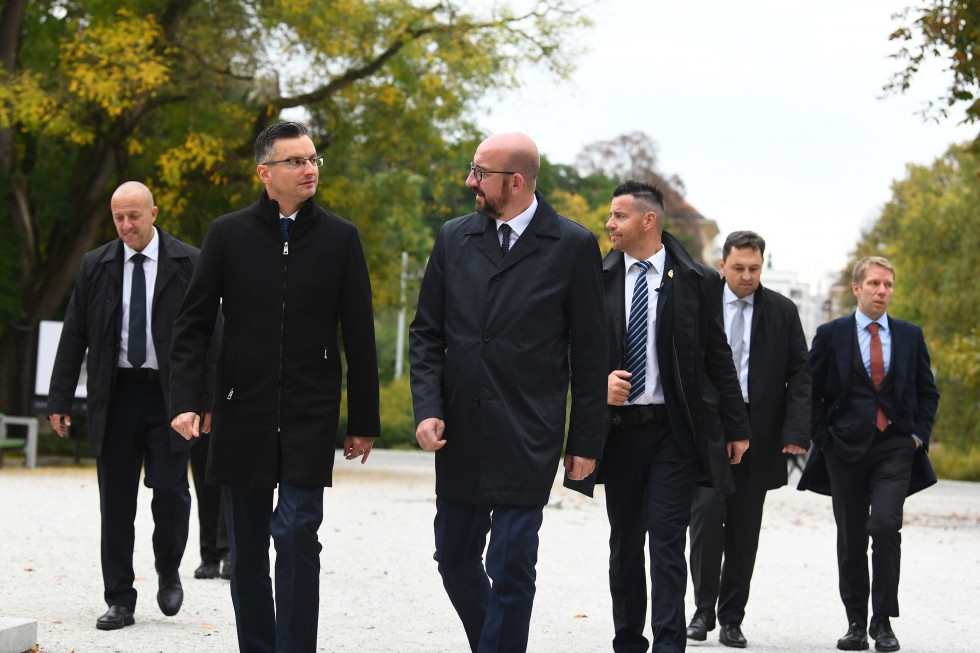 Sprehod predsednika vlade Marjana Šarca in predsednika vlade Kraljevine Belgije ter novoizvoljenega predsednika Evropskega sveta Charlesa Michela po Parku Tivoli.