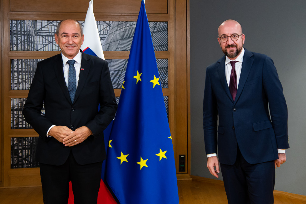Predsednik vlade Janez Janša s predsednikom Evropskega sveta Charlesom Michelom