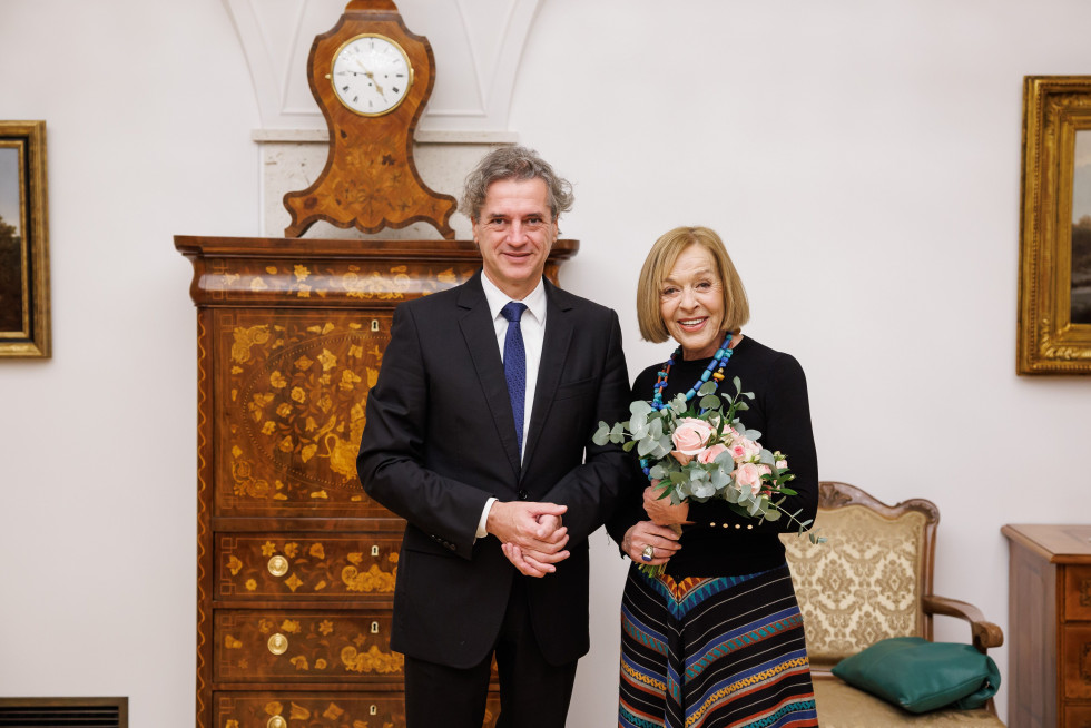 Predsednik vlade dr. Robert Golob in Mileno Zupančič 