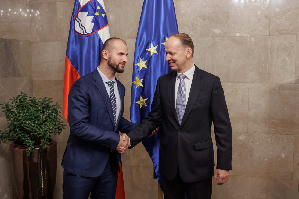 Srečanje državnega sekretarja dr. Benedejčiča z direktorjem Urada varnostnega sveta Slovaške republike