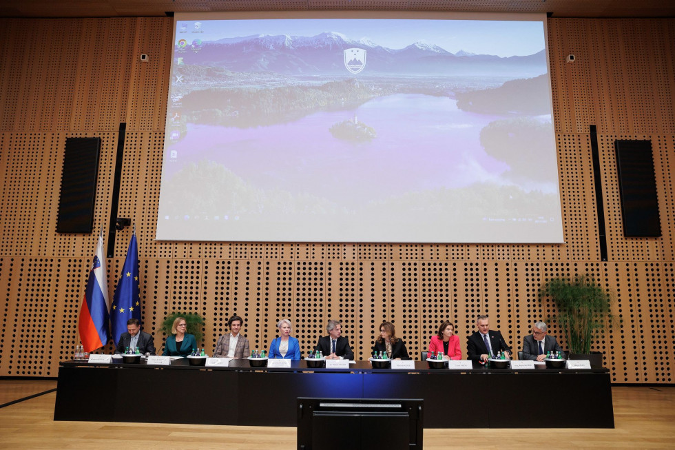 Second meeting of the Prime Minister and ministers of the Government of the Republic of Slovenia with coalition deputies