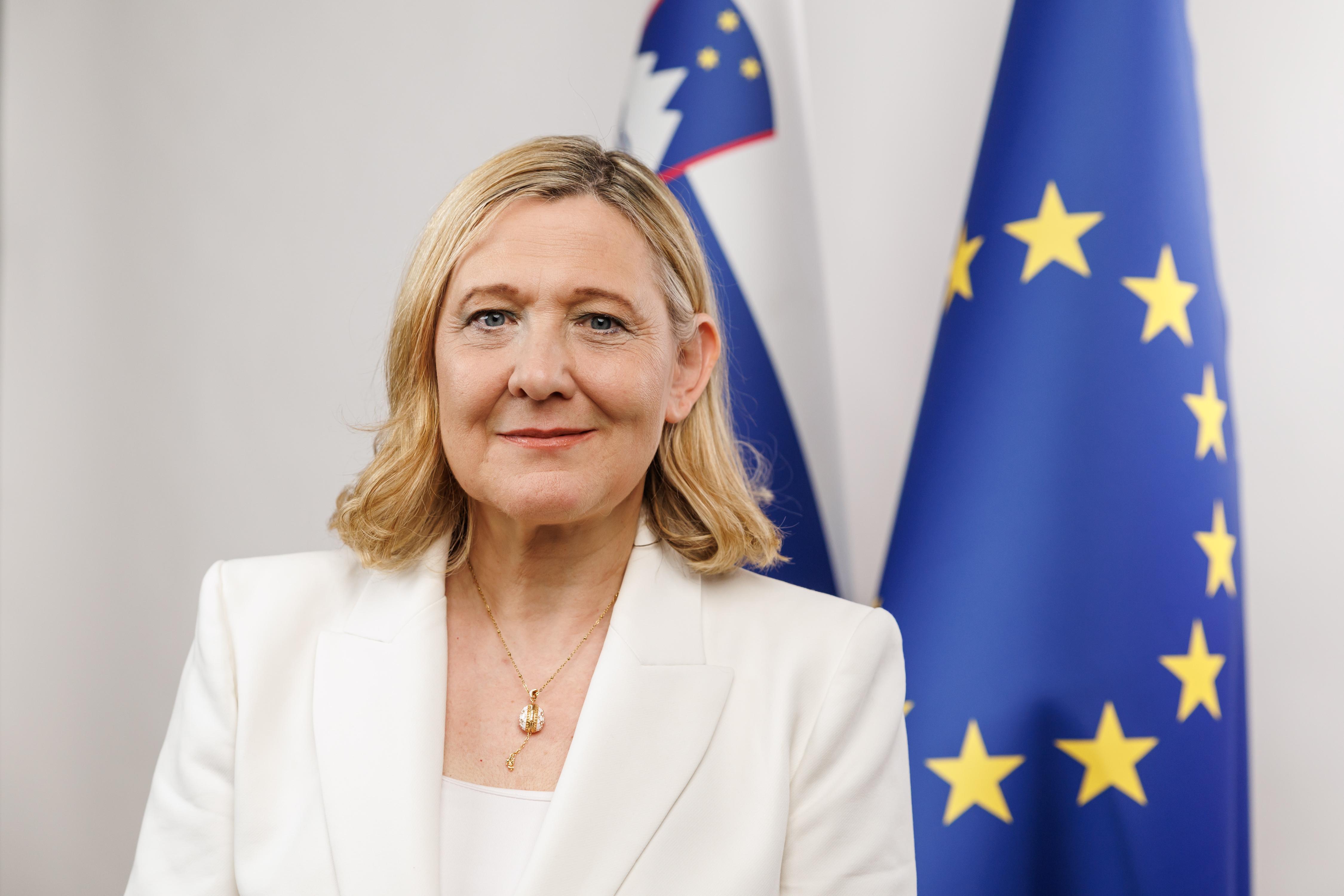 Dr Ignacija Fridl Jarc