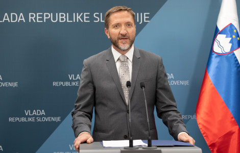 Bostjančič (Minister of Finance Klemen Boštjančič at the press conference)