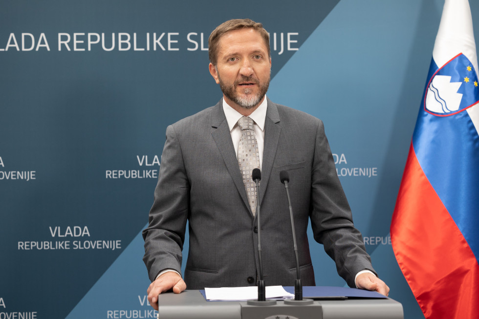 Minister za finance Klemen Boštjančič na novinarski konferenci po seji vlade