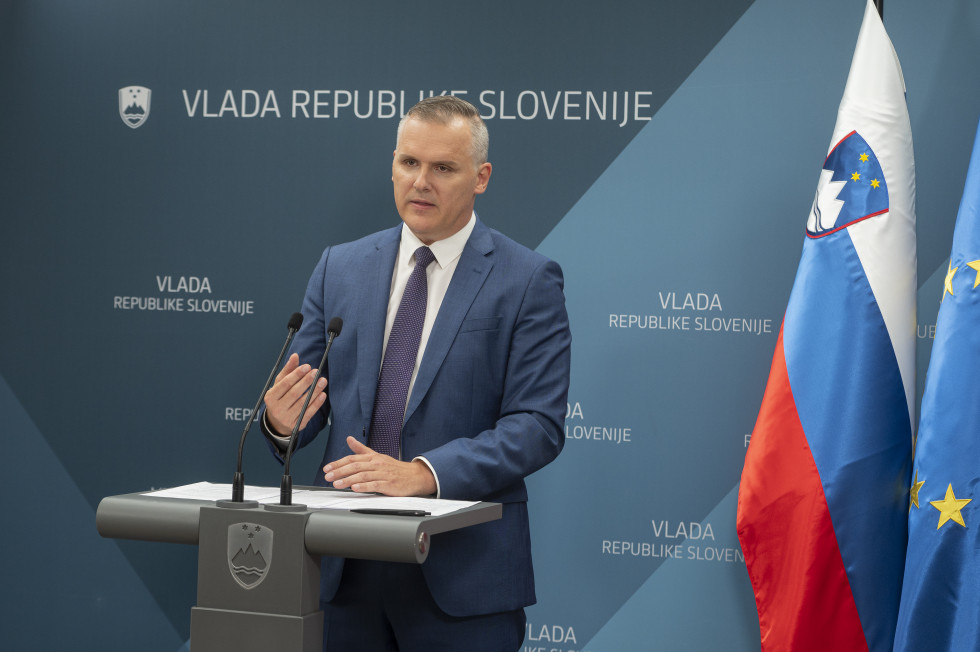 Minister za infrastrukturo Bojan Kumer