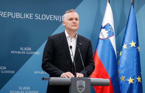Bojan Kumer (Minister of infrastructure Bojan Kumer at the press conference)