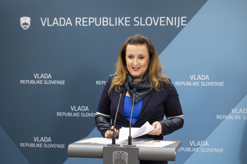 Director Petra Bezjak Cirman, Government Communication Office, during the press conference