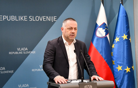 Bešič Loredan (Minister of Health Danijel Bešič Loredan at a press conference after the government meeting.)