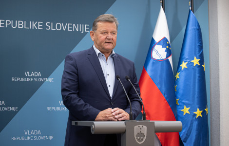 minister Jevšek (Minister for Cohesion and Regional Development Aleksander Jevšek at the press conference after the government meeting)