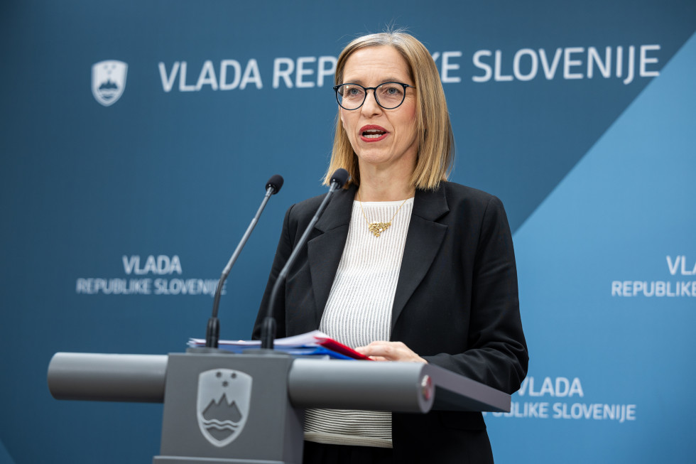 Ministrica za zdravje Valentina Prevolnik Rupel na novinarski konferenci po seji vlade