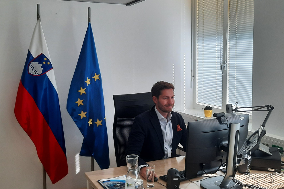 Minister Mark Boris Andrijanič z nagovorom preko videokonferenčne povezave otvoril virtualno konference OECD: "2021 OECD Business and Finance Outlook on AI"