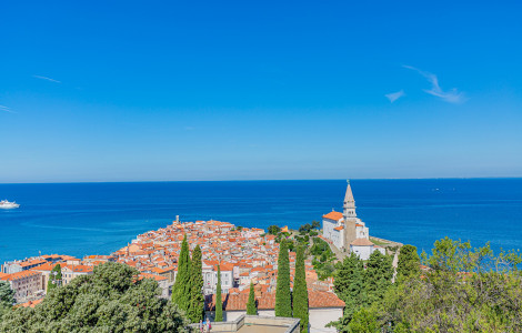 F014560 12 mediteranska kraska slovenija piran z obzidja pogled na celoten piran 1 photo m 1 (This is Venice, if Venice were a village)