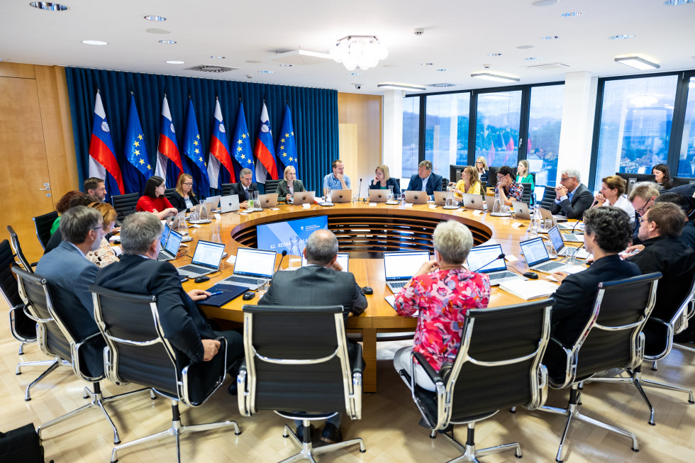 Prime Minister with the cabinet around the table