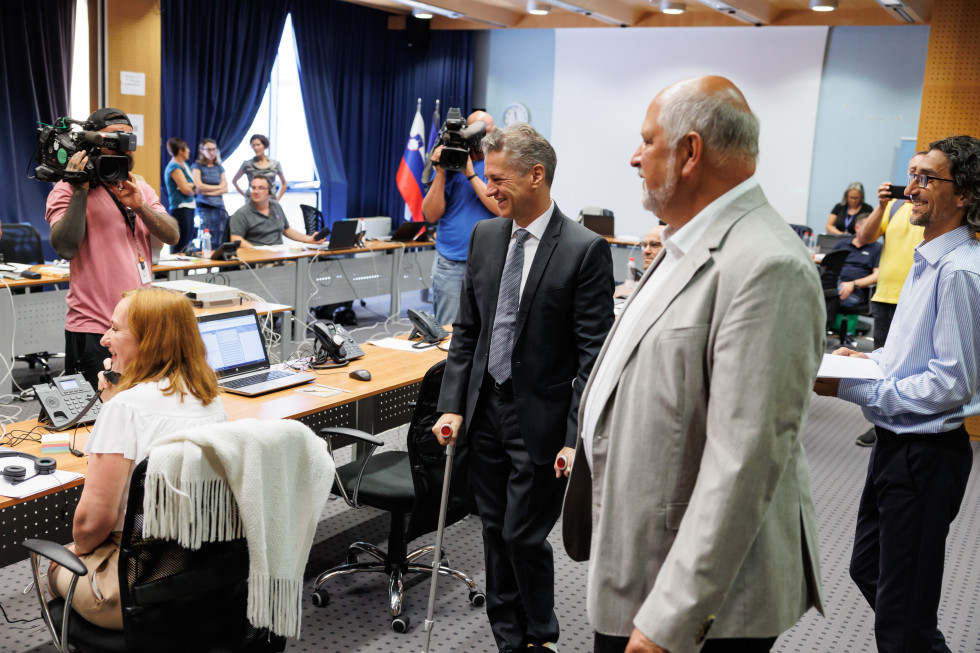 Prime Minister Robert Golob visited the call centre for assistance to residents after the floods