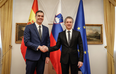 Golob Sanchez (Handshake between the Prime Minister Golob and the Prime Minister Sánchez)
