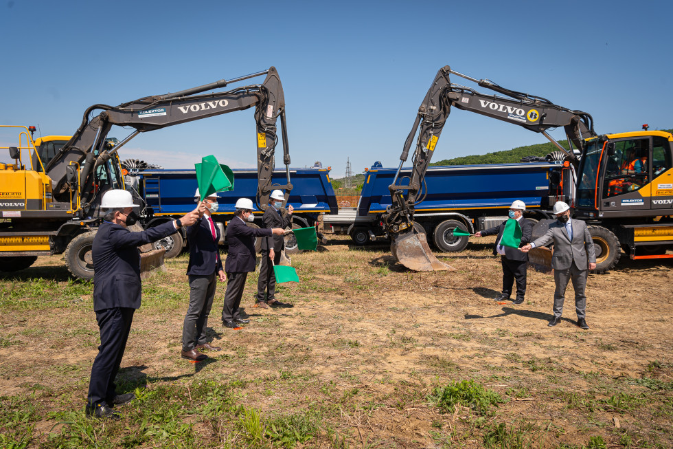 Slovenia, Europe, the countries who see the Port of Koper as a strategic port, the citizens, the Slovenian logistics sector and the economy have all waited for this event