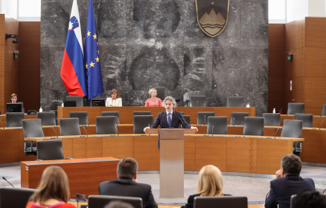 Golob v DZ (The newly elected prime minister was already sworn in at the National Assembly)