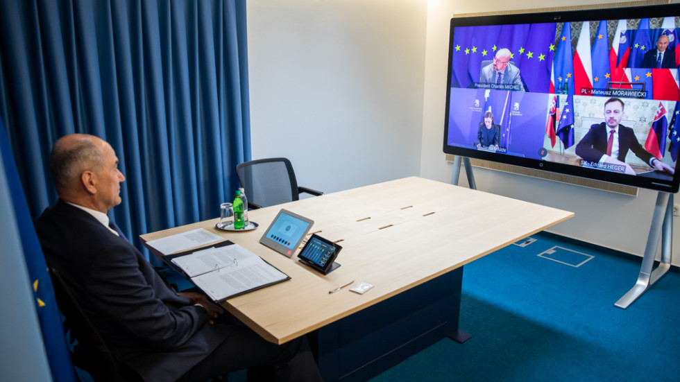 Predsednik vlade Janez Janša v videokonferenci s predsednikom Evropskega sveta in nekaterimi evropskimi kolegi