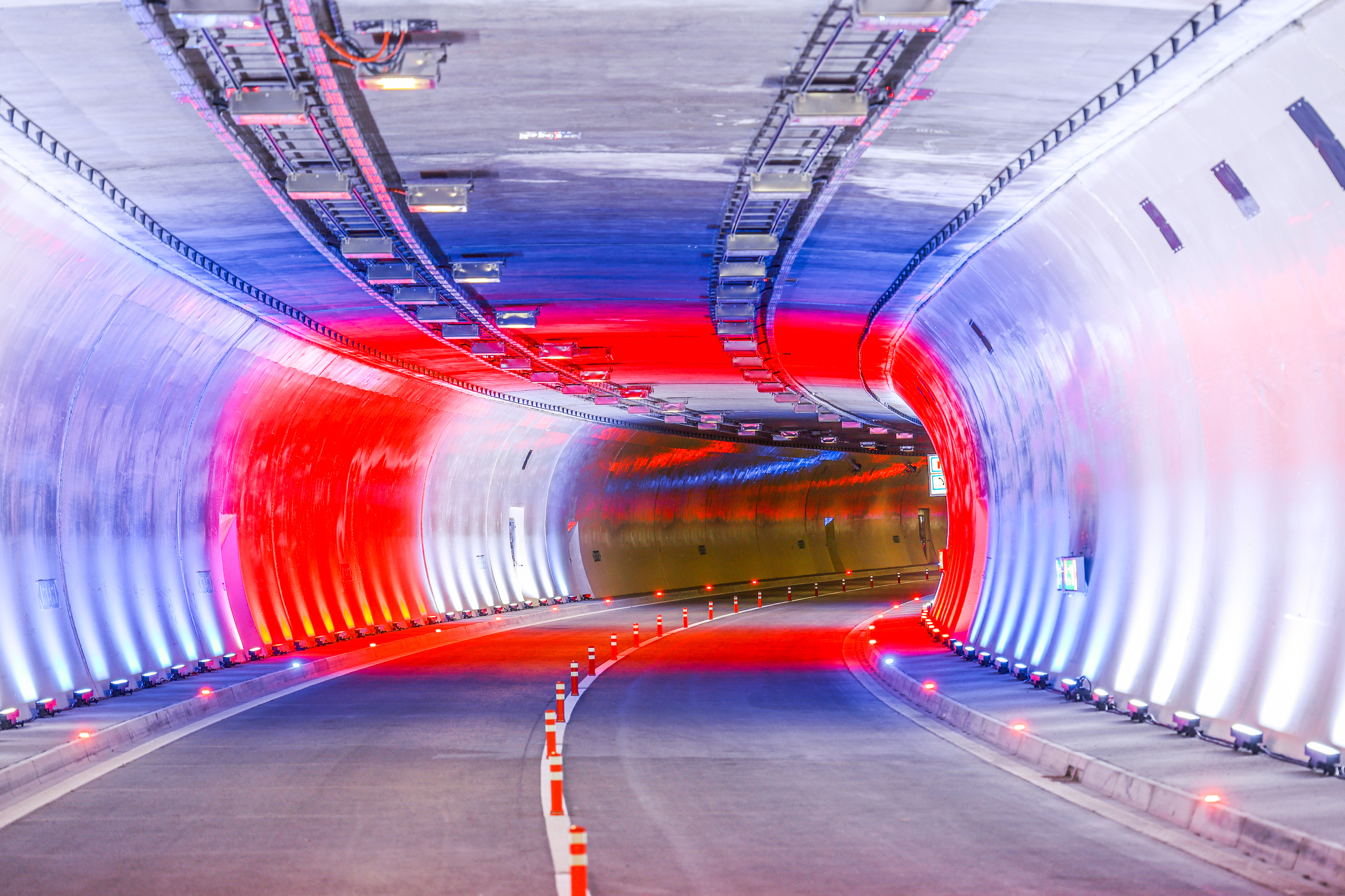 New tube opens in motorway tunnel linking Slovenia and Austria