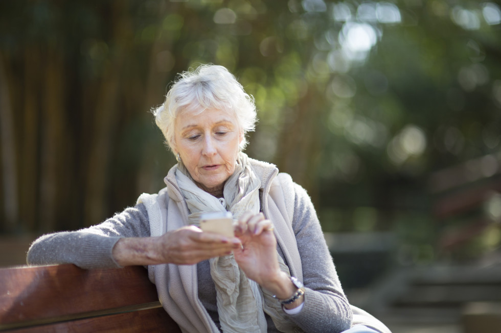 The share of 16- to 74-year-olds active on the social networks Snapchat, Facebook, Instagram and TikTok increased from 52% to 67% relative to the same period last year