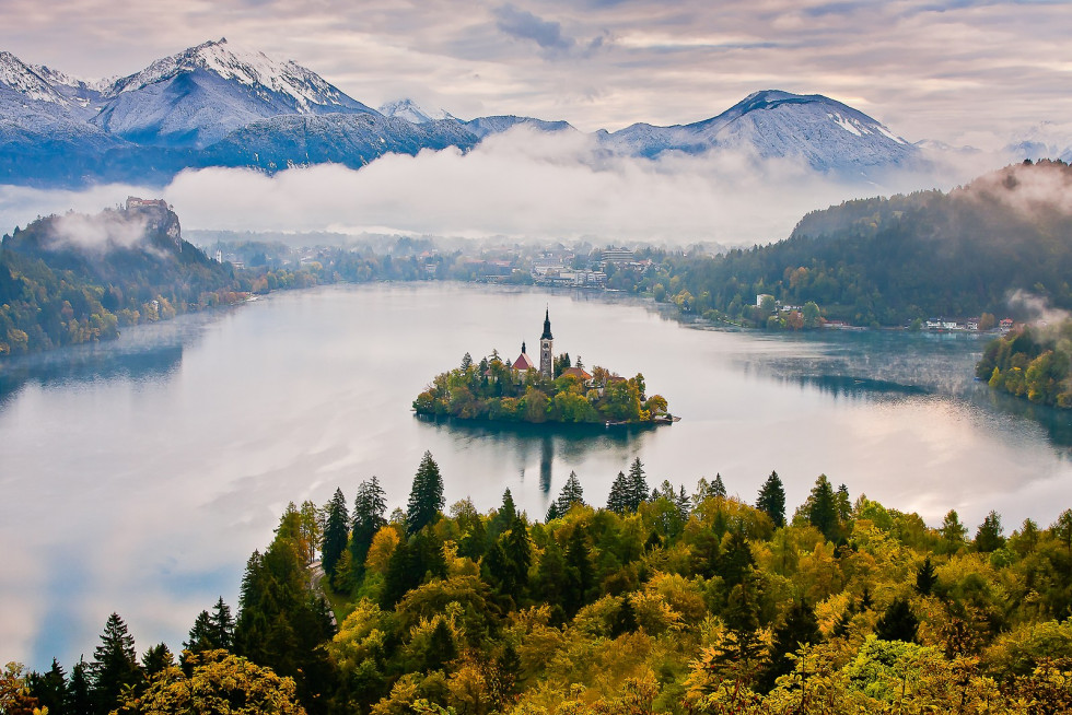 The prestigious and influential travel guide Lonely Planet ranked Bled sixth on its list of the ten most unforgettable destinations