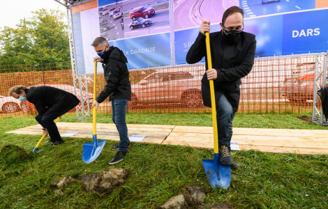 Vrtovec tretja os (First shovel in the ground for the third development axis in Gaberke)