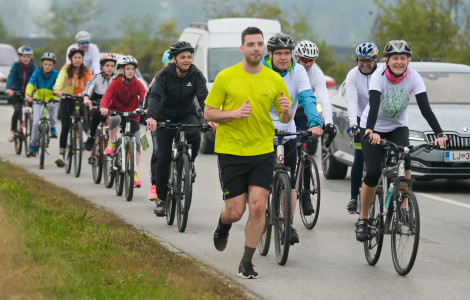 Podnebni tek (Runners running the Climate Run)