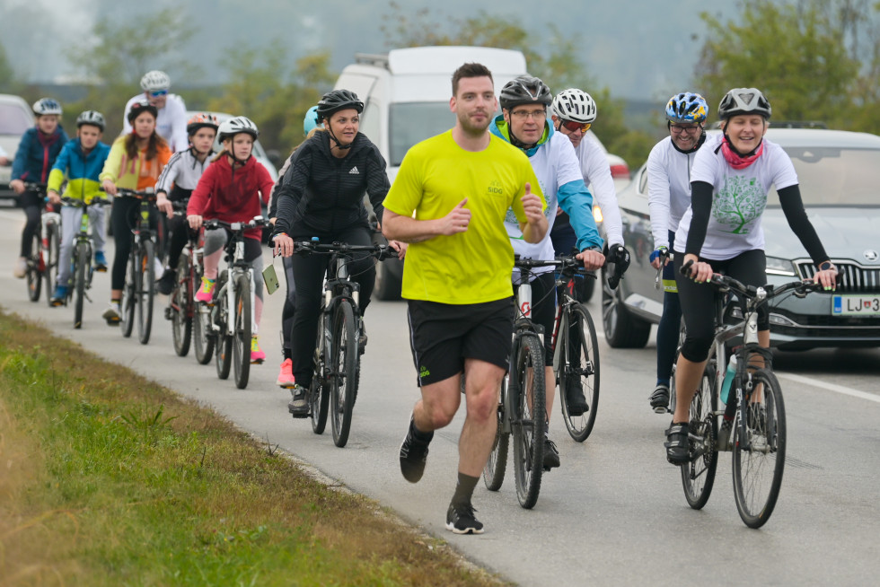 Runners running the Climate Run