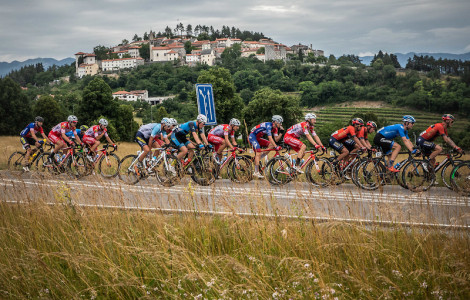 F013102 tourofslovenia 2019 stanjel vid ponikvar photo s