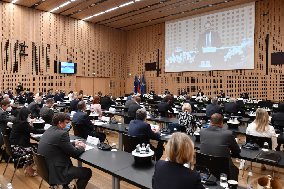 Anže Logar, the Minister of Foreign Affairs, introduced the guidelines and the vision of Slovenia’s foreign policy to the heads of diplomatic and consular representations