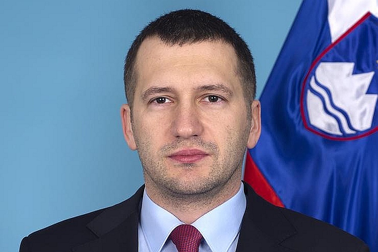 Damir Crncec nt za splet Damir Crncec nt za splet