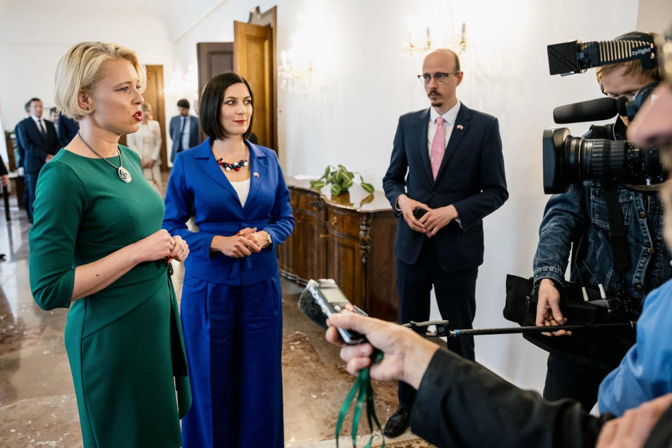 predsednici pred novinarji
