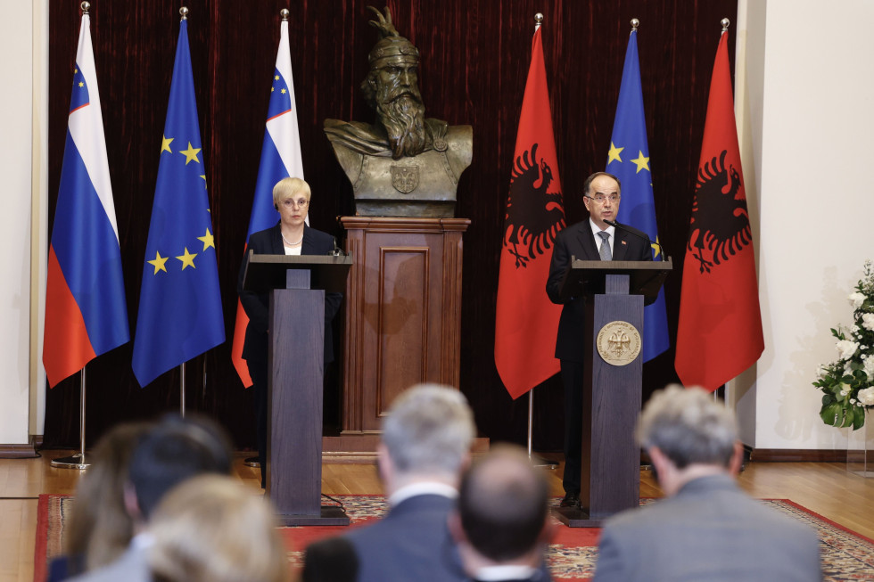 oba predsednika na novinarski konferenci
