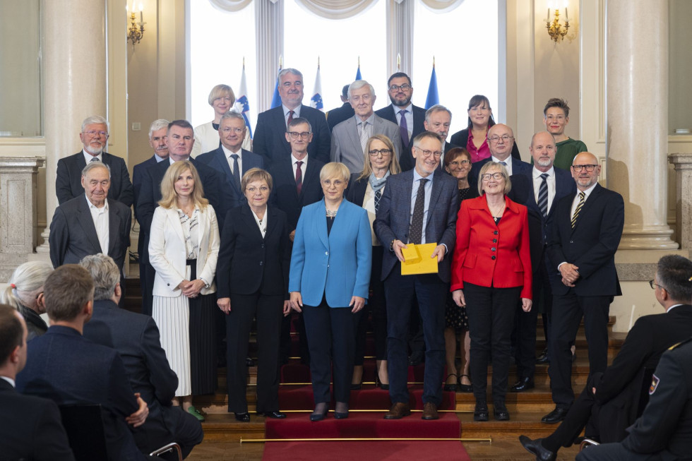 predsednica z odlikovanci