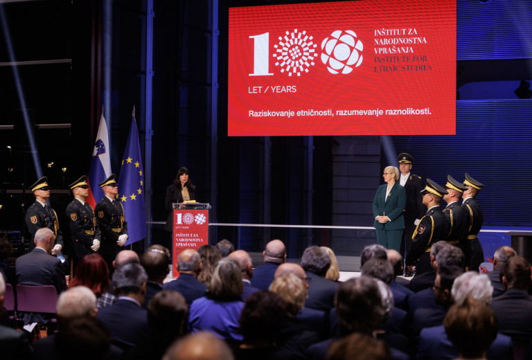 Predsednica republike Inštitutu za narodnostna vprašanja podelila Zlati red za zasluge