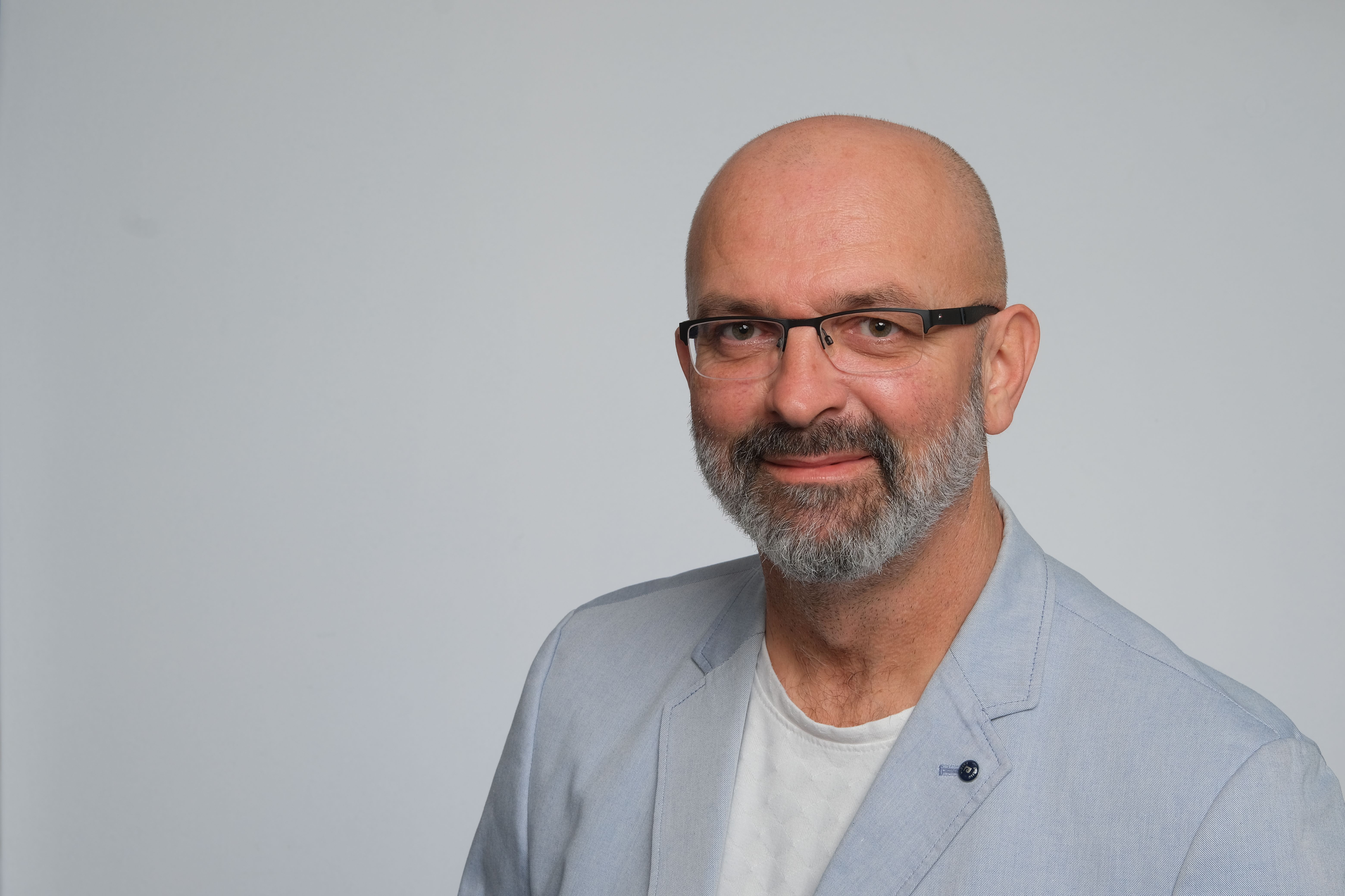 dr. Sebastjan Jeretič