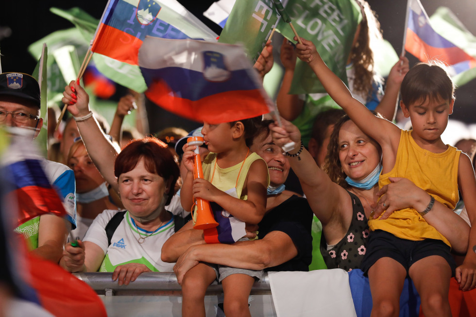 Mass pride and excitement that our athletes represented Slovenia so well in Tokyo were reflected in the joy upon welcoming them home.