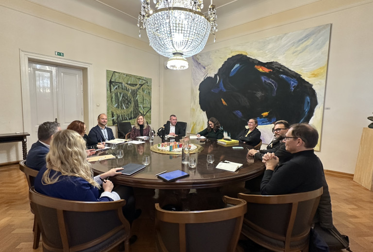 Delovni sestanki Urada za narodnosti na Obali