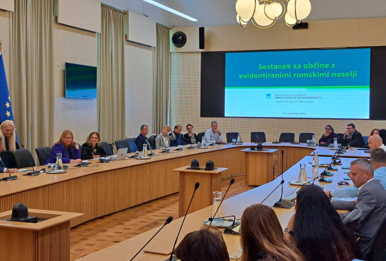 Prvi koordinacijski sestanek z občinami z evidentiranimi romskimi naselji