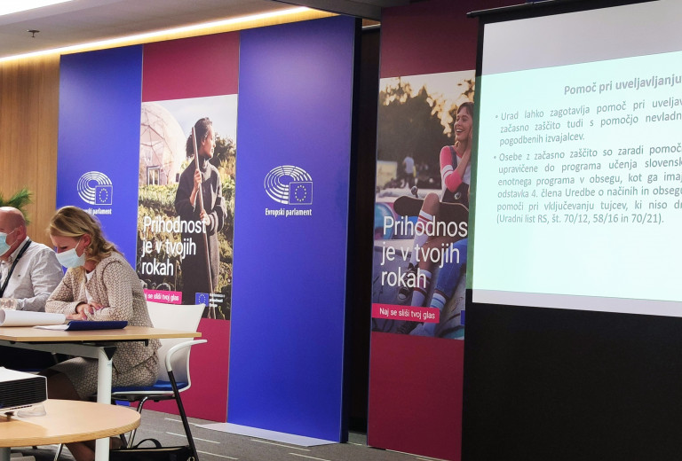 Posvet z župani o zaščiti razseljenih oseb in zagotavljanju pravic osebam z začasno zaščito 