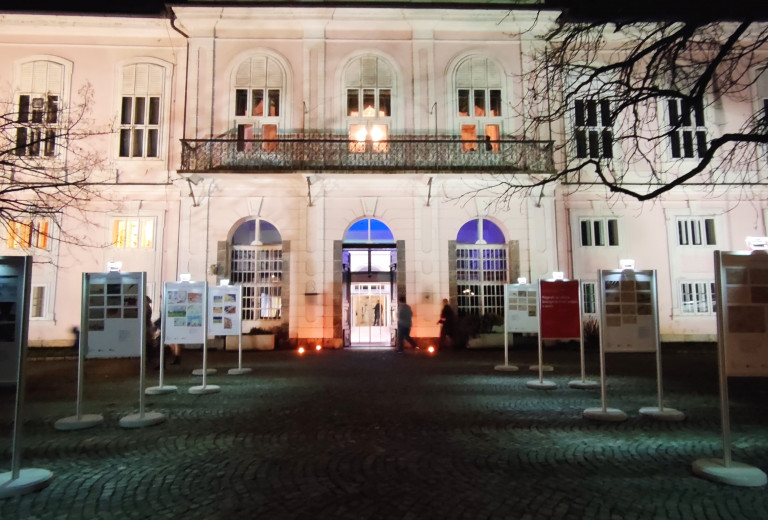 Razstava Ukrajina pripoveduje in razstava Mama jaz nočem vojne
