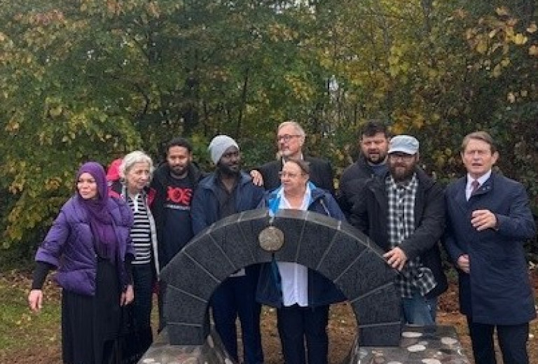 UOIM na odkritju spomenika umrlim ob prečkanju reke Kolpe v Vojni vasi